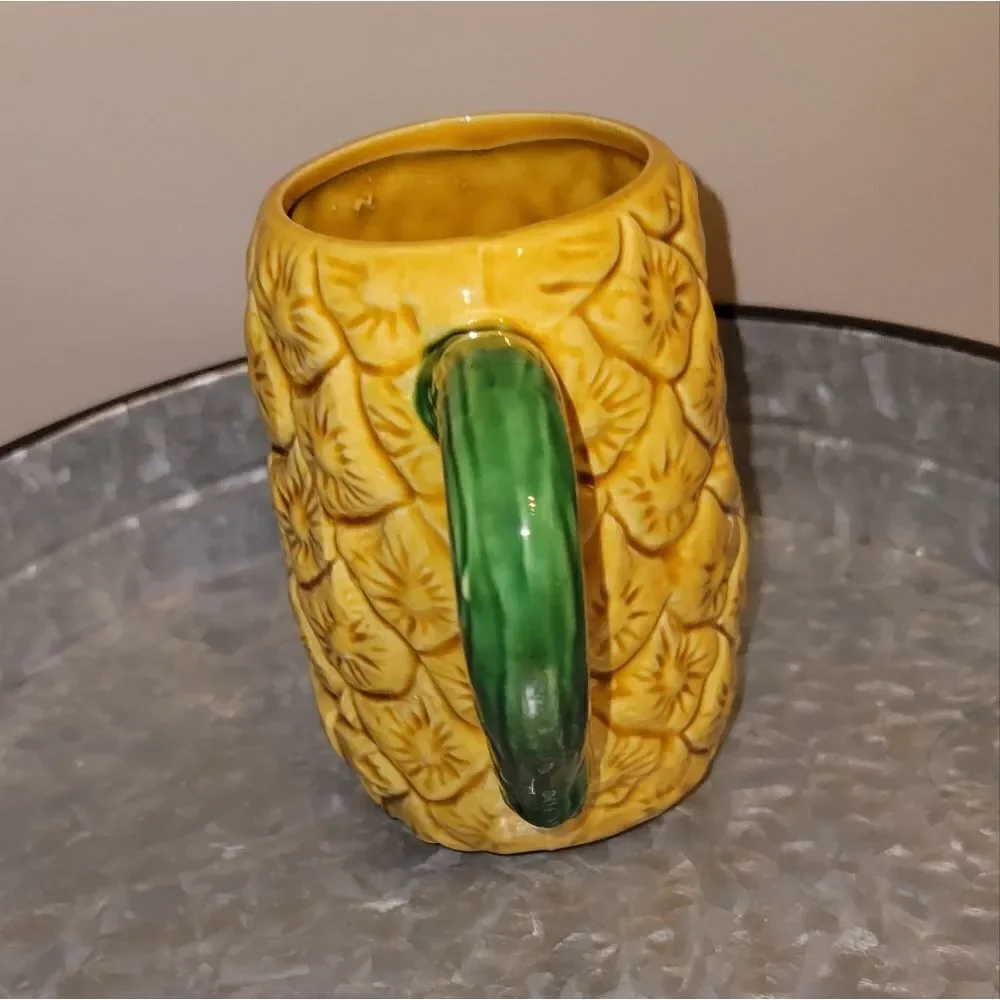 Vintage Hawaii Pineapple Ceramic Mug Stein Yellow.
